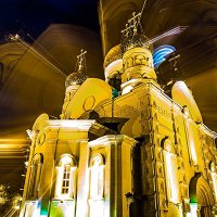Покровский храм ночью :: Олег Семенов