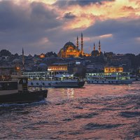 Вид на пролив Золотой Рог и мечеть Сулеймание в Стамбуле :: Ирина Лепнёва