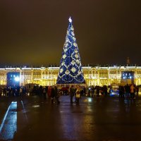 Елочка на Дворцовой площади... :: Sergey Gordoff