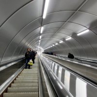 Эскалатор на станции метро "Елизаровская" :: Ирина Румянцева