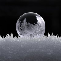 мыльный пузырь + мороз = стеклянный шар :: Алена Рыжова