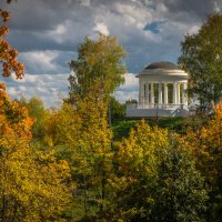 Осень в Александровском саду :: Илья Остроградский