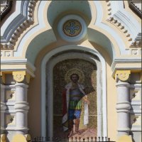 Мозаичный портрет Александра Невского на фасаде собора :: Ирина Лушагина