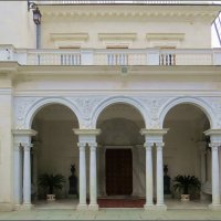 Ливадийский дворец: вход в музей :: Ирина Лушагина