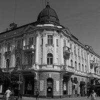 Административное   здание   в    Ивано - Франковске :: Андрей  Васильевич Коляскин