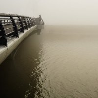Мост рыбака в тумане :: Владимир Гилясев