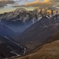 В горах Непала. :: Владислав Храмцов