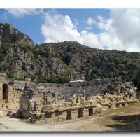 Большой амфитеатр римских времен, расположенный у подножия ликийских гор. :: Чария Зоя 