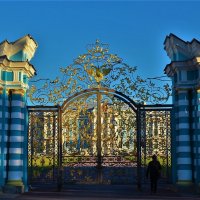 Парадные врата в Дворец Императриц... :: Sergey Gordoff