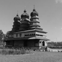 Православный   деревянный   храм  в   Ивано - Фрнковске :: Андрей  Васильевич Коляскин