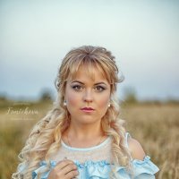 Девушка в поле :: Катерина Фомичева