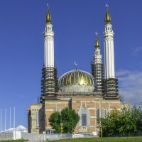 Строящаяся соборная мечеть "Ар-Рахим" в Уфе :: Виктор Куприянов 