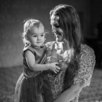 Мама с ребенком :: Darina Mozhelskaia