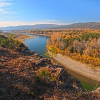 Река Иркут. Вид с утёса :: Анатолий Иргл