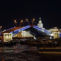 Аншлаг на Дворцовом мосту :: sorovey Sol