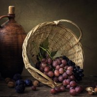 Натюрморт с виноградом :: Ирина Приходько