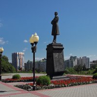 Памятник И.Бунину. Орел :: MILAV V
