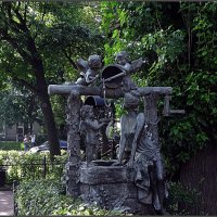 «Колодец ангелов» в Александровском парке :: Вера 
