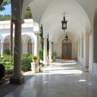 Внутренний итальянский дворик Ливадийского дворца :: Валерий Новиков