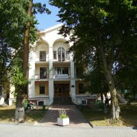 Административное   здание   в   Трускавце :: Андрей  Васильевич Коляскин