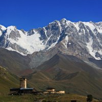 Церковь Ламария на фоне Кавказской стены. :: Алексей 