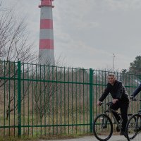 Один маяк и два велосипеда :: Валерий Дворников