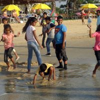 Индийские дети на пляже. :: Чария Зоя 