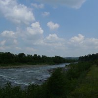 Река   Прут   в   Делятине :: Андрей  Васильевич Коляскин