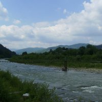 Река   Прут   и   Карпатские   горы   в   Делятине :: Андрей  Васильевич Коляскин