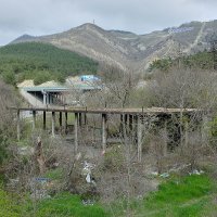 Старый мост на выездной дороге :: Валерий Дворников