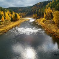 Осенняя река :: Сергей Шаврин