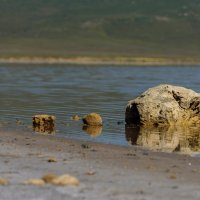 Камни на озере :: Uliya 