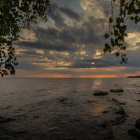 Закат на берегу Онежского озера :: Елена Маковоз