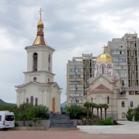 Храмовый комплекс подворья Косьмо-Дамиановского монастыря :: Валерий Новиков
