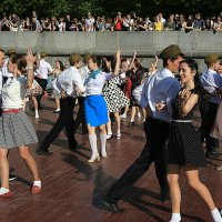 танцы и зрители :: Олег Лукьянов