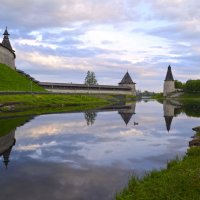 Псковский кремль :: Наталья Левина