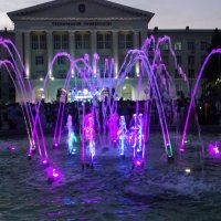 Новый фонтан в Ростове-на-Дону в центре города :: татьяна 