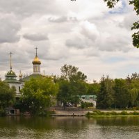 Храм у реки :: Ольга Винницкая (Olenka)
