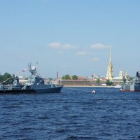 Большой десантный корабль «Минск» и малый противолодочный корабль «Казанец» :: Елена Павлова (Смолова)