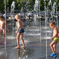Пешеходный фонтан в парке «Музеон» всем на радость. :: Татьяна Помогалова