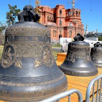 Колокола строящегося храма Александра Невского :: Александр Стариков