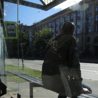 один на трамвайной остановке :: sv.kaschuk 
