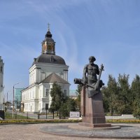 Памятник Никите Демидову на площади перед Николо-Зарецкой церковью  в городе Тула. :: Galina Leskova