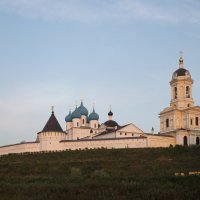 Высоцкий монастырь на закате :: Григорий 