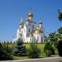 Свято-Троицкий храм (новый) :: Нина Бутко