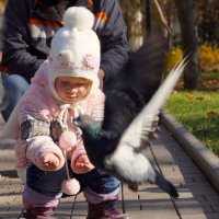 Гуленька, угощайся... и не улетай... За полгода до войны... :: Анна Чуприна