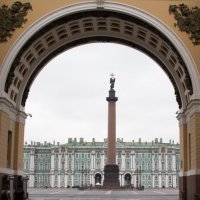 Александровская колонна :: Кадыр Чожобеков