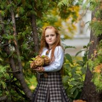 Девочка с яблоками :: Алексей Корнеев