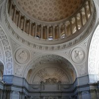 Такая колоннада под куполом Мэрии Сан Франциско :: Юрий Поляков
