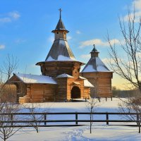 Проездные  ворота Николо-Карельского монастыря :: Константин Анисимов